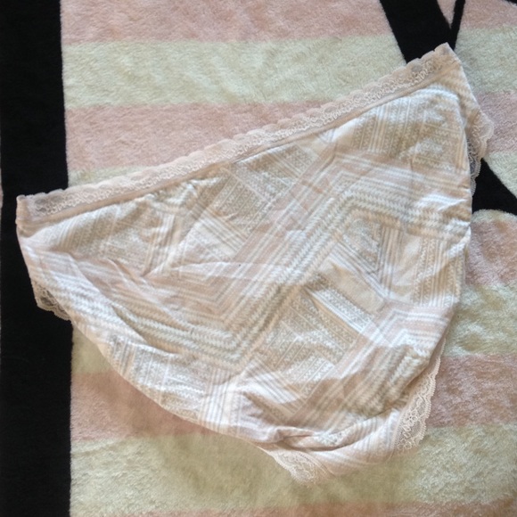 NWT Victoria's Secret High Leg Brief - Picture 2 of 3